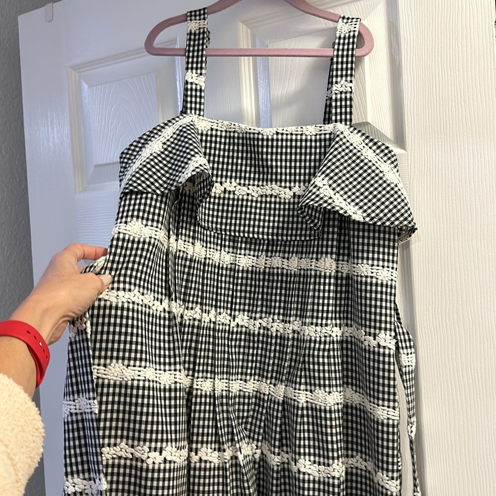 Adelyn Rae dress 🤍🖤 - Picture 9 of 10